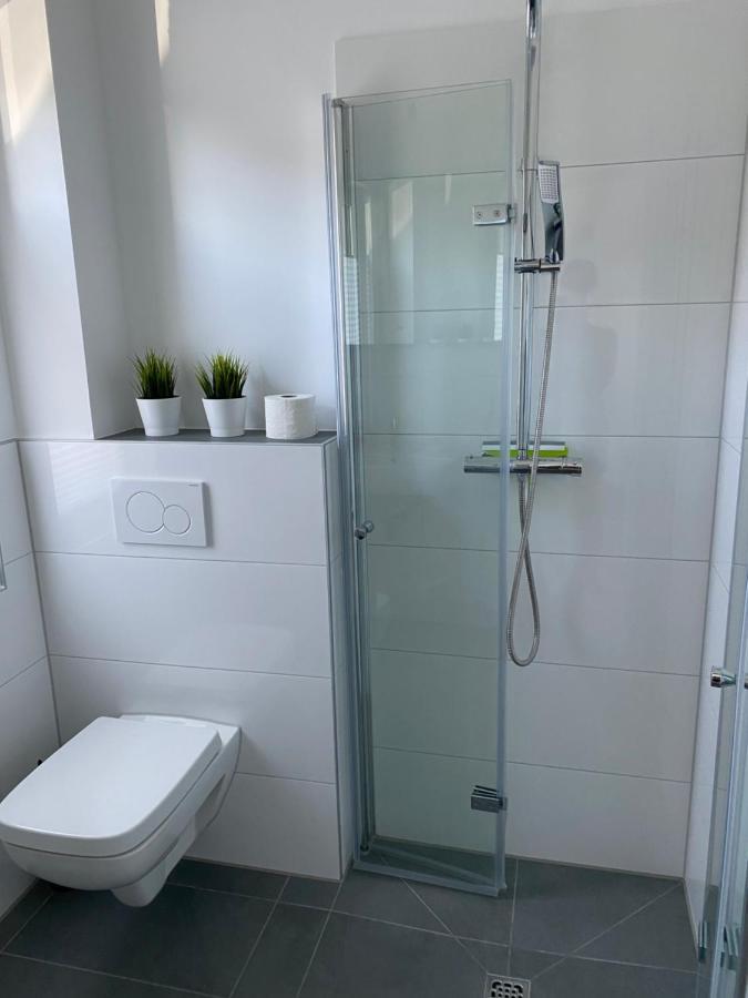 Messezimmer Nahe Der Duesseldorfer Messe Mit Eigenem Eingang Und Gratis Minibar Екстер'єр фото